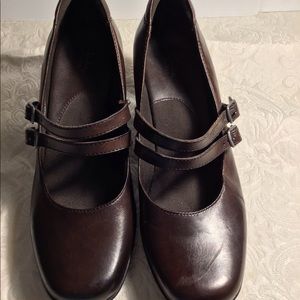 Clark’s Brown 2-strap High Heel Mary Jane Loafers